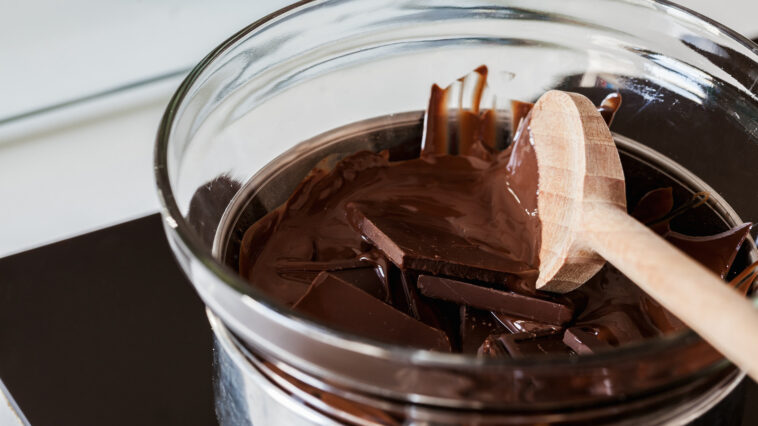 How do you liquify chocolate?