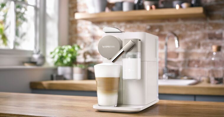 How do you make a latte with a Nespresso machine?