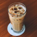 How do you make an iced latte barista?