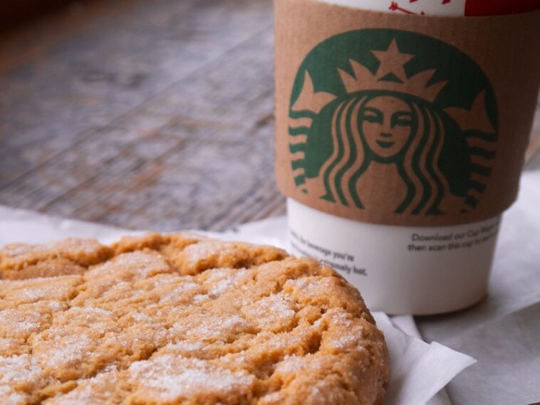 How do you order Starbucks sugar cookie drink?