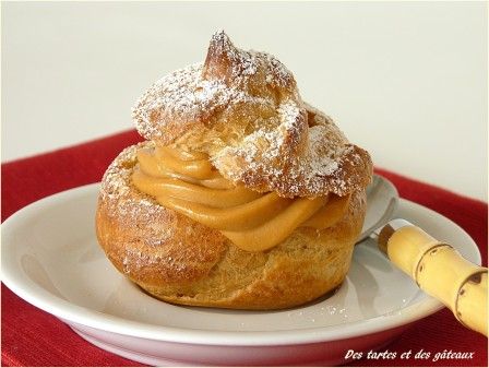 How do you pronounce choux a la creme?