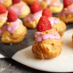 How do you pronounce choux bun?