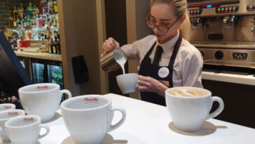 How do you pronounce coffee barista?