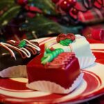 How do you pronounce petit fours in French?