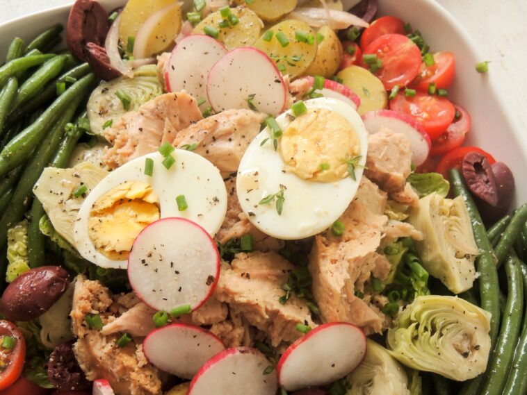 How do you pronounce petite salad?