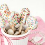 How do you thin out melting chocolate for cake pops?