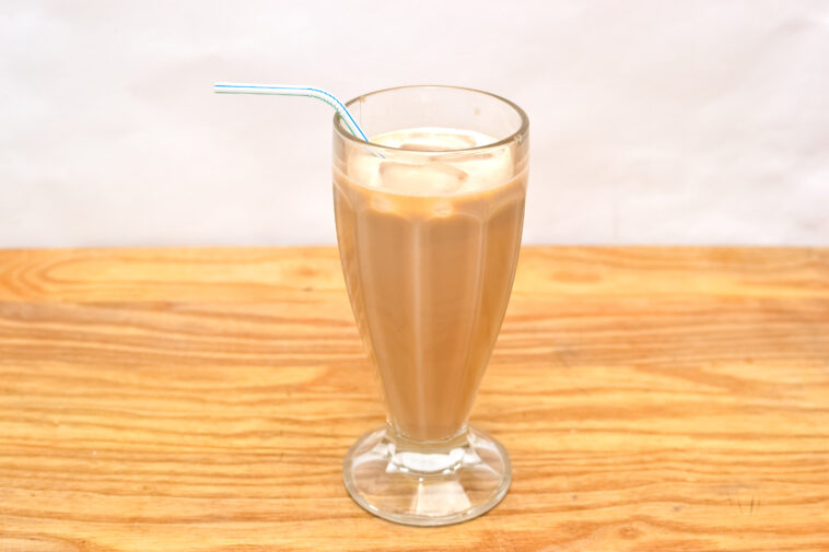 How do you use a Greek Frappe Maker?