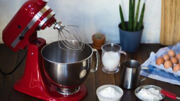 How do you use a frappe mixer?