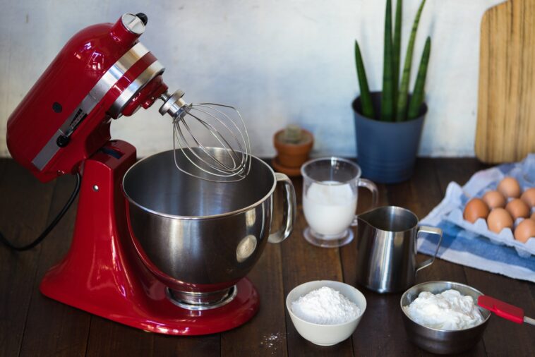 How do you use a frappe mixer?