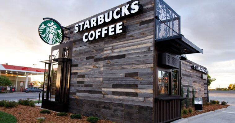 How do you use curbside pickup on Starbucks app?