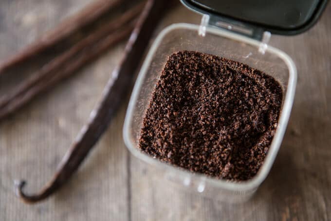 How do you use vanilla bean powder?