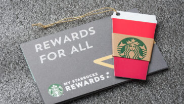 How does Starbucks mobile order drive thru work?