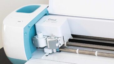 How does a Frappuccino machine work?