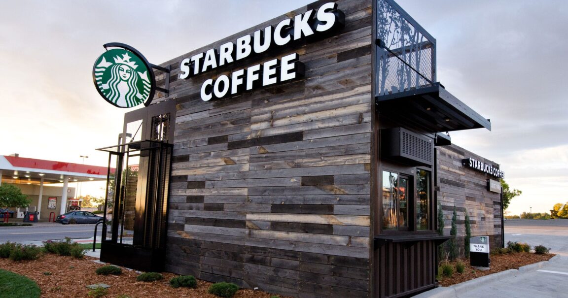 How does curbside pickup work at Starbucks?