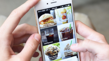How does mobile order and pay work at Starbucks?