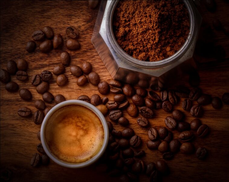 How long is it OK to stay in a coffee shop?