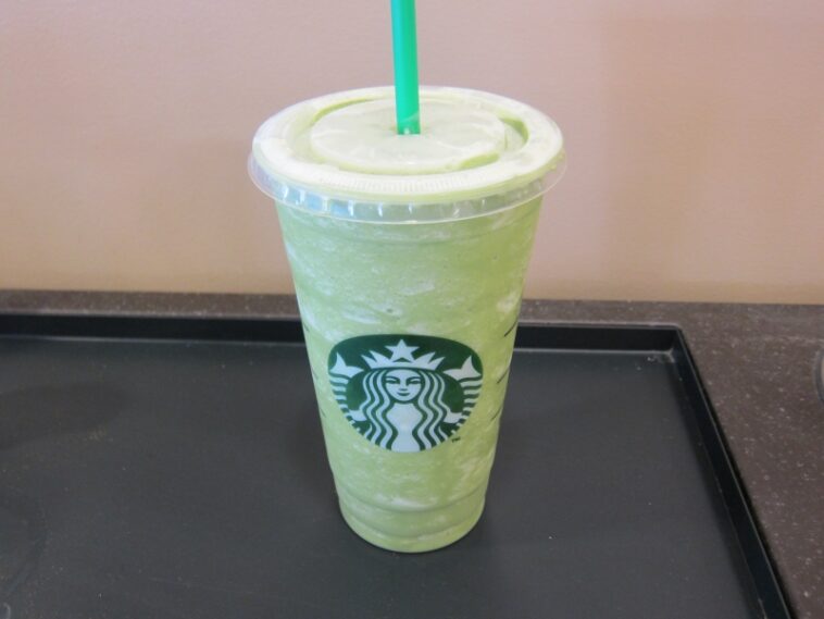 How many calories are in a Starbucks green tea matcha Frappuccino?