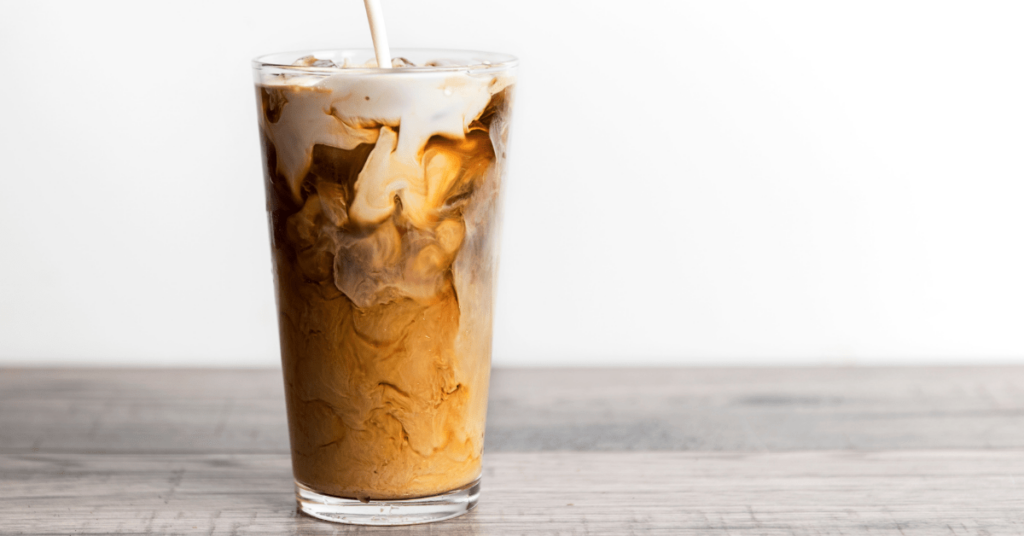 Combien y atil de calories dans un grand macchiato glacé au caramel