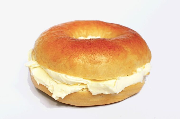 How many calories are in a mini bagel with cream cheese?