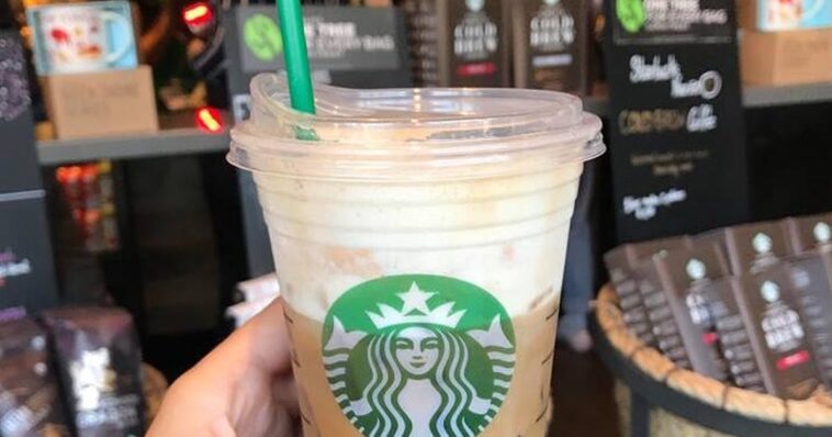How many calories are in a venti vanilla latte with almond milk?