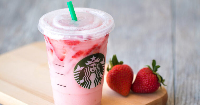 How many calories in Starbucks pink drink with coconut milk?