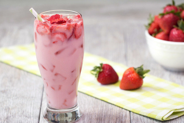 How many calories is a venti pink drink?