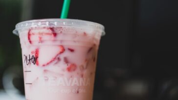 How many calories is in a Trenta pink drink?