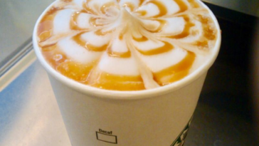 How many carbs are in a skinny caramel macchiato?