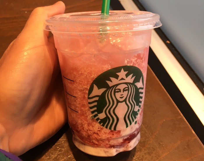 How many carbs are in a tall pink drink?