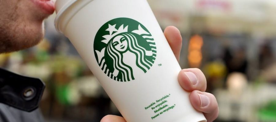 How many customers does Starbucks get a day 2021? - Foodly