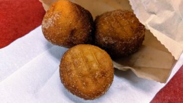 How many donut holes are in a box?