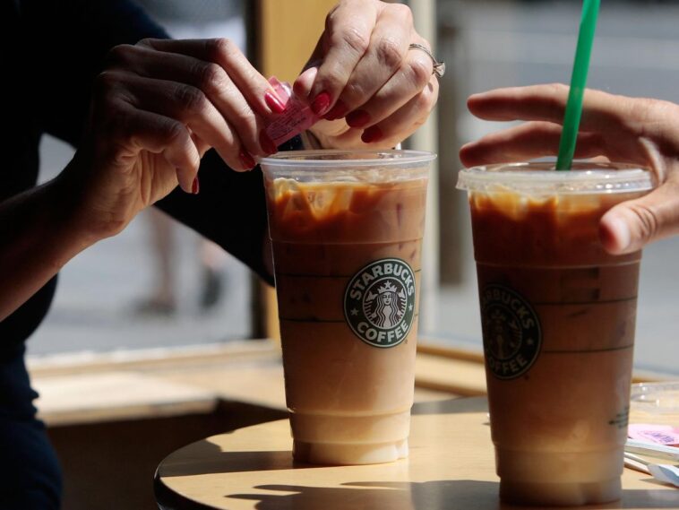 How much caffeine in 8 oz Starbucks iced coffee?