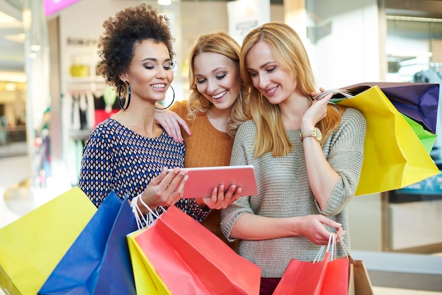 How much do Starbucks store managers make in upstate New York?