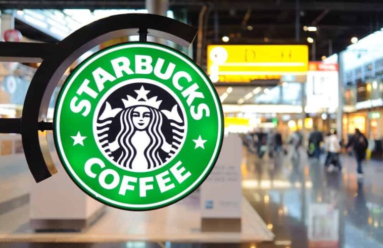 How much does a Starbucks Coffee Traveler serve?
