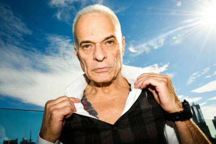 How much is the coffee industry worth 2021?