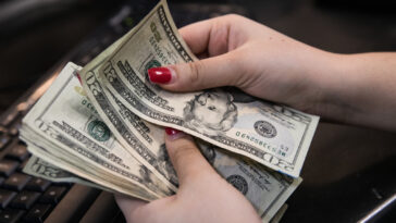 How much money is a venti?