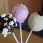 How much sugar is in a chocolate cake pop from Starbucks?