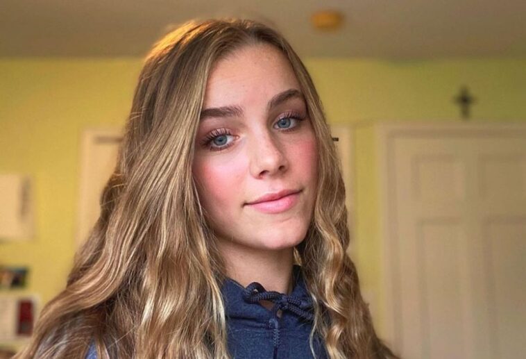 How old is Anna TikTok?