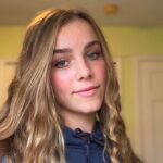 How old is Anna TikTok?