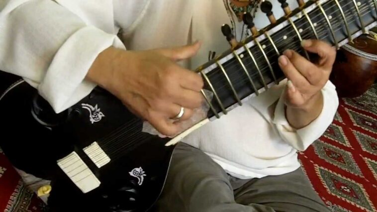 Is Anna sitar single?