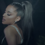 Is Ariana Grande 5 ft?