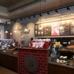 Is Starbucks a cafe or coffee shop?