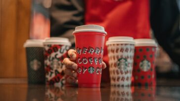 Is Starbucks giving free reusable cups?