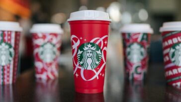 Is Starbucks giving red cups 2021?