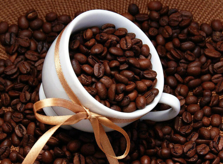 Is it cheaper to buy raw coffee beans?