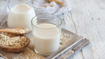 Is oat milk or almond milk better for weight loss?