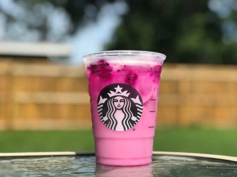 Is there caffeine in the mango dragon fruit drink at Starbucks?