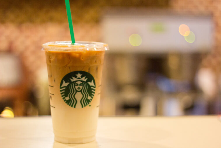 What are popular cold drinks at Starbucks?