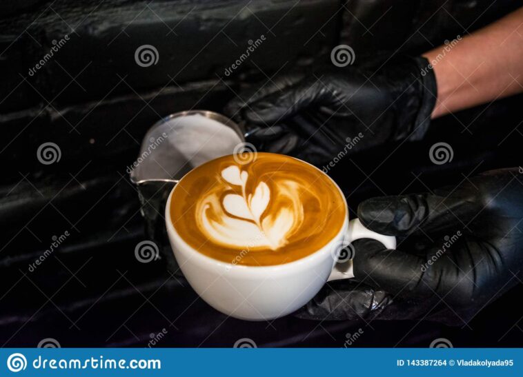 What are the four steps when preparing for latte art?