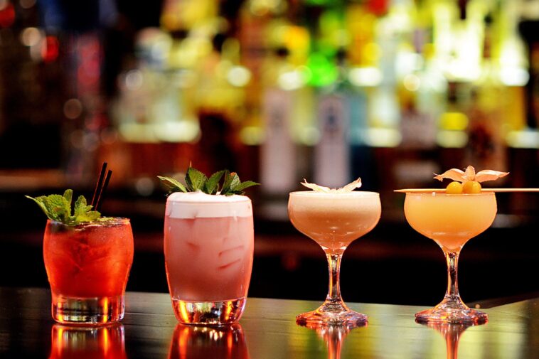 What are the ten classic cocktails?
